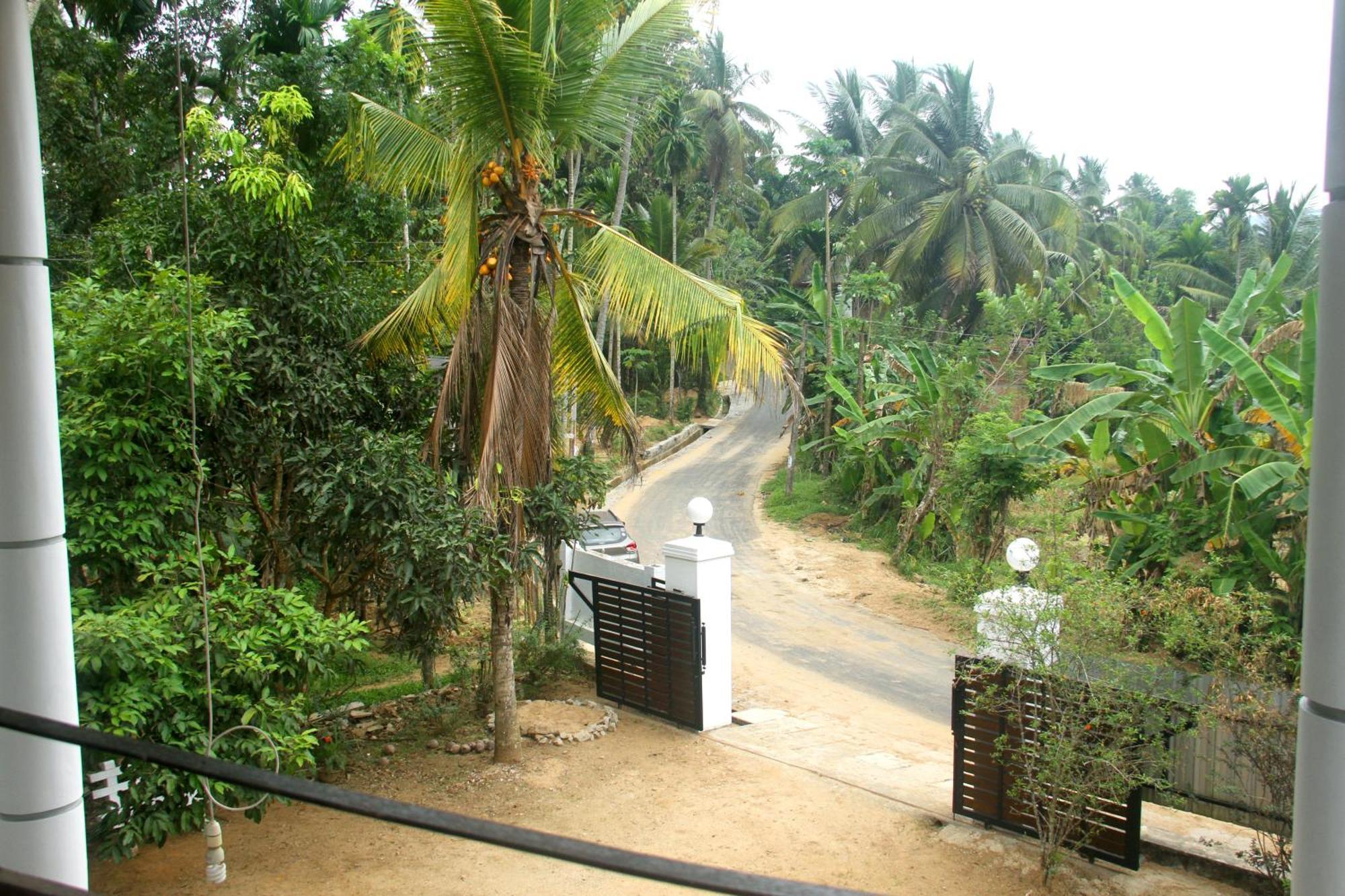 The Breeze Pinnawala Exterior foto